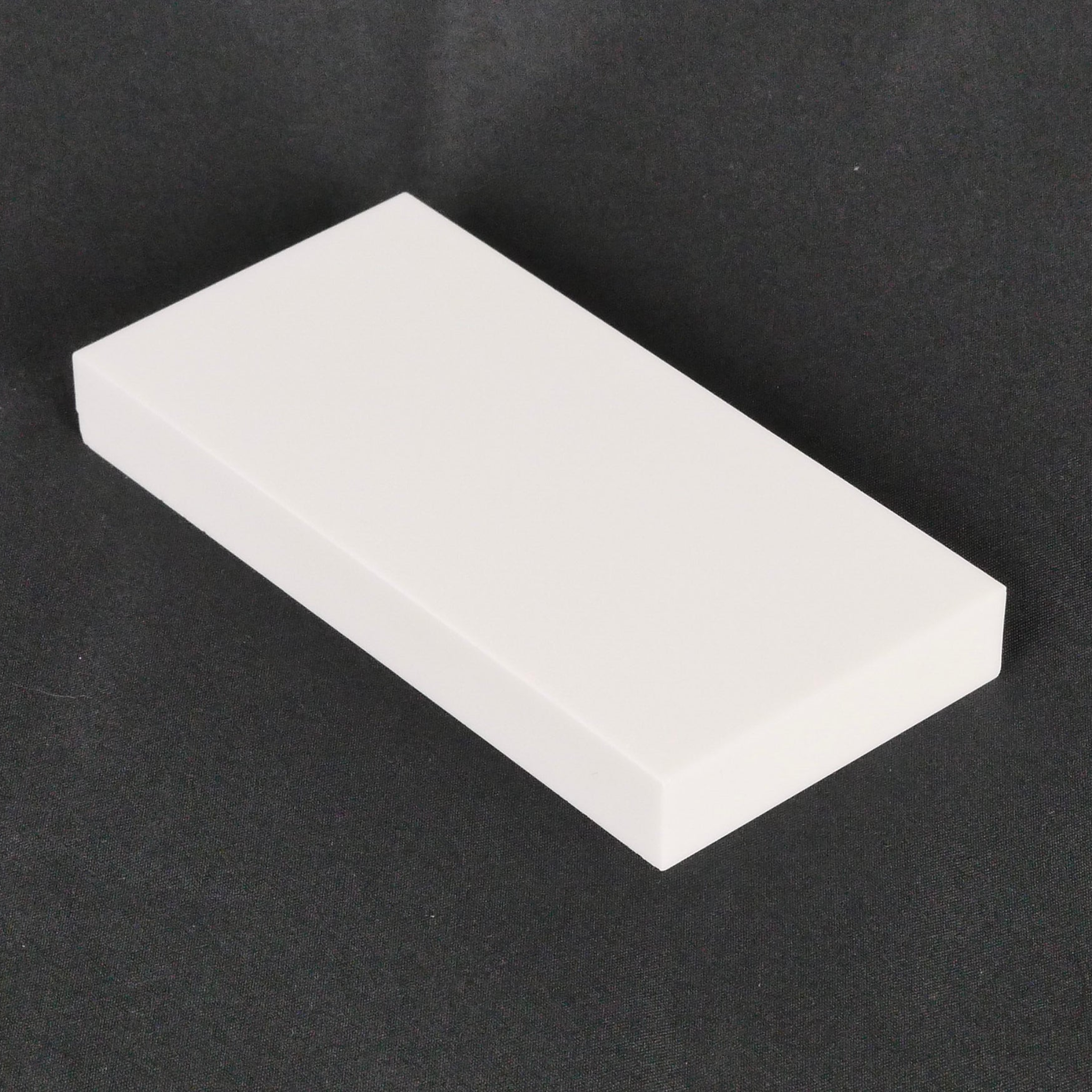 Idahone Ceramic Bench Stone 4 x 2 (fine)